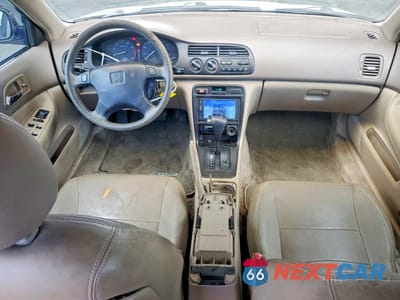Zdjęcie 8 z 12 samochodu: 1996 HONDA ACCORD LX VIN:1HGCD5638TA273963 - miniatura
