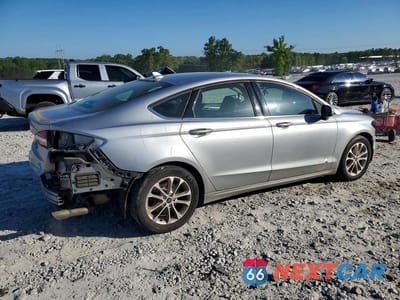 Trzecie zdjęcie samochodu z tyłu: 2020 FORD FUSION SE VIN:3FA6P0HD6LR256215 - miniatura