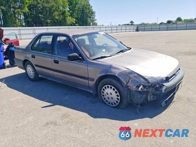 Czwarte zdjęcie samochodu z boku: 1992 HONDA ACCORD DX VIN:1HGCB7541NA201517 - miniatura