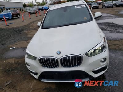 Piąte zdjęcie samochodu w środku: 2018 BMW X1 XDRIVE28I VIN:WBXHT3C36J5K28786 - miniatura