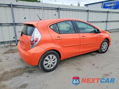 Trzecie zdjęcie samochodu z tyłu: 2014 TOYOTA PRIUS C TWO VIN:JTDKDTB35E1075090 - miniatura