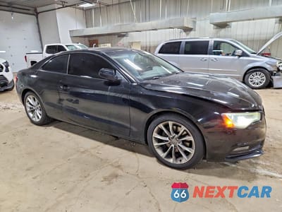 Czwarte zdjęcie samochodu z boku: 2013 AUDI A5 PREMIUM PLUS VIN:WAULFAFR7DA011808 - miniatura