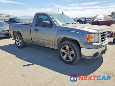 Czwarte zdjęcie samochodu z boku: 2013 GMC SIERRA C1500 SLE VIN:1GTN1VE03DZ205239 - miniatura