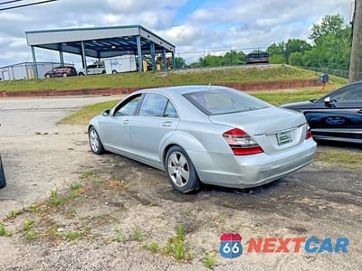 Trzecie zdjęcie samochodu z tyłu: 2007 MERCEDES-BENZ S 550 VIN:WDDNG71XX7A115592 - miniatura