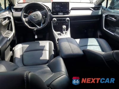Zdjęcie 8 z 13 samochodu: 2021 TOYOTA RAV4 XLE PREMIUM VIN:2T3C1RFV2MC170915 - miniatura
