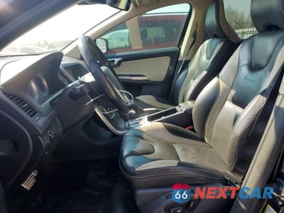 Zdjęcie 7 z 13 samochodu: 2012 VOLVO XC60 T6 VIN:YV4902DZ1C2319814 - miniatura