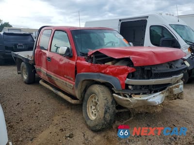 Czwarte zdjęcie samochodu z boku: 2002 CHEVROLET SILVERADO 2500 FLATBED TRUCK VIN:1GCHK29U42E279120 - miniatura
