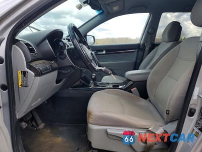 Zdjęcie 7 z 12 samochodu: 2014 KIA SORENTO LX VIN:5XYKT4A62EG481039 - miniatura