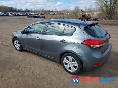 Drugie zdjęcie samochodu z przodu: 2016 KIA FORTE5 LX VIN:KNAFK5A84G5537826 - miniatura