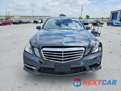 Piąte zdjęcie samochodu w środku: 2013 MERCEDES-BENZ E 350 VIN:WDDHF5KBXDA705214 - miniatura
