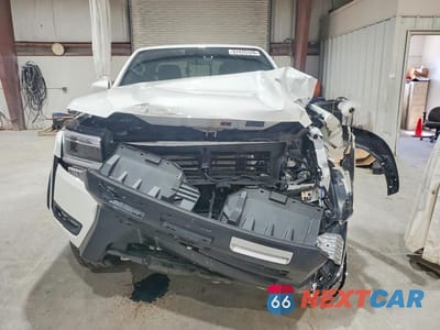 Piąte zdjęcie samochodu w środku: 2025 NISSAN FRONTIER PRO-4X VIN:1N6ED1EK2SN611970 - miniatura