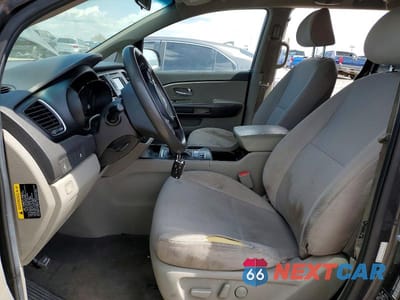 Zdjęcie 7 z 12 samochodu: 2016 KIA SEDONA LX VIN:KNDMB5C10G6155877 - miniatura