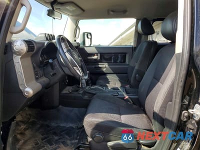 Zdjęcie 7 z 13 samochodu: 2007 TOYOTA FJ CRUISER BASE VIN:JTEBU11F670096325 - miniatura
