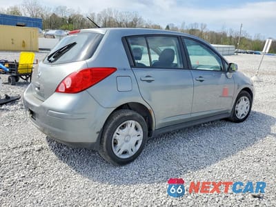 Trzecie zdjęcie samochodu z tyłu: 2010 NISSAN VERSA 1.8 S VIN:3N1BC1CP7AL415192 - miniatura