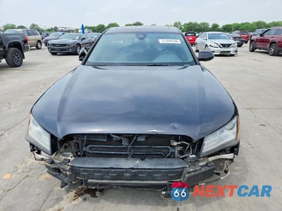Piąte zdjęcie samochodu w środku: 2013 AUDI A8 L QUATTRO VIN:WAURGAFD2DN005578 - miniatura