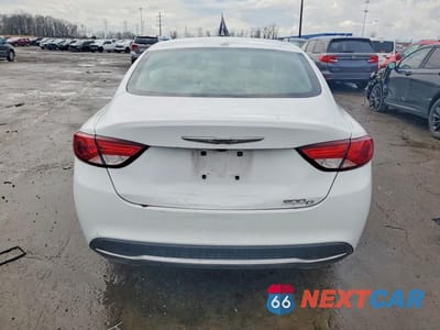 Zdjęcie 6 z 12 samochodu: 2015 CHRYSLER 200 C VIN:1C3CCCCB8FN729642 - miniatura