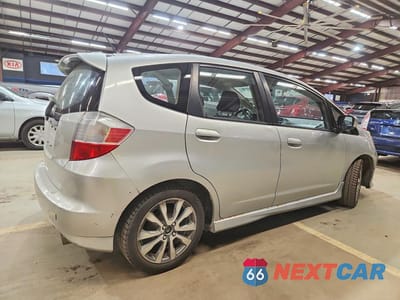 Trzecie zdjęcie samochodu z tyłu: 2012 HONDA FIT SPORT VIN:JHMGE8H50CC001486 - miniatura