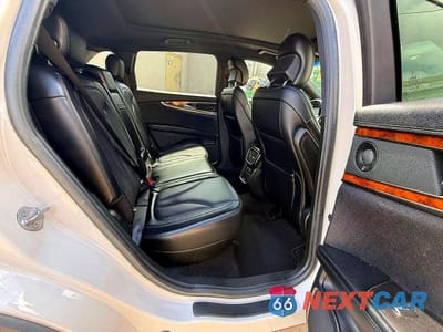 Zdjęcie 6 z 10 samochodu: 2019 LINCOLN NAUTILUS RESERVE VIN:2LMPJ6L92KBL50613 - miniatura