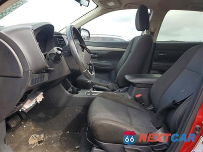 Zdjęcie 7 z 11 samochodu: 2016 MITSUBISHI OUTLANDER SE VIN:JA4AD3A35GZ016276 - miniatura