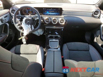 Zdjęcie 8 z 12 samochodu: 2024 MERCEDES-BENZ CLA 250 4MATIC VIN:W1K5J4HB3RN479326 - miniatura