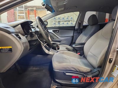 Zdjęcie 7 z 12 samochodu: 2013 HYUNDAI ELANTRA GLS VIN:5NPDH4AE1DH423092 - miniatura