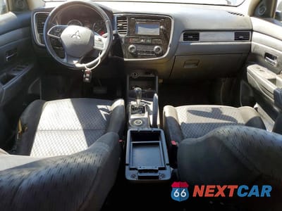 Zdjęcie 8 z 12 samochodu: 2014 MITSUBISHI OUTLANDER SE VIN:JA4AZ3A37EZ015516 - miniatura