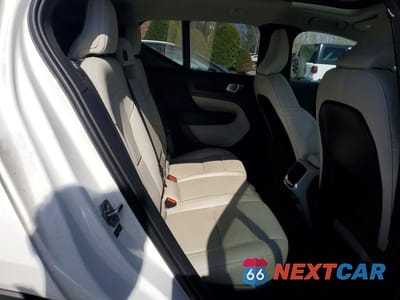 Zdjęcie 11 z 13 samochodu: 2021 VOLVO XC40 T5 MOMENTUM VIN:YV4162UK1M2456400 - miniatura