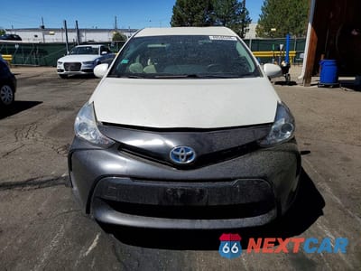 Piąte zdjęcie samochodu w środku: 2015 TOYOTA PRIUS V THREE VIN:JTDZN3EU9FJ018487 - miniatura