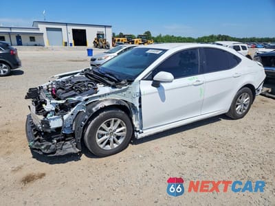 2025 TOYOTA CAMRY LE 4T1DBADK8SU525067 - główne zdjęcie licytacji z USA - miniatura