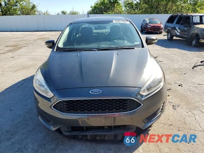 Piąte zdjęcie samochodu w środku: 2016 FORD FOCUS SE VIN:1FADP3F2XGL382494 - miniatura