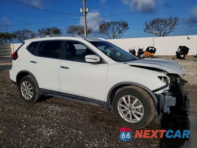 Czwarte zdjęcie samochodu z boku: 2019 NISSAN ROGUE SV VIN:KNMAT2MT9KP535060 - miniatura