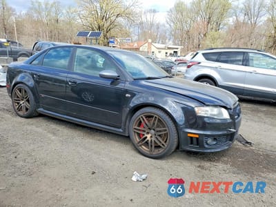 Czwarte zdjęcie samochodu z boku: 2008 AUDI RS4 QUATTRO VIN:WUADU78E78N902497 - miniatura