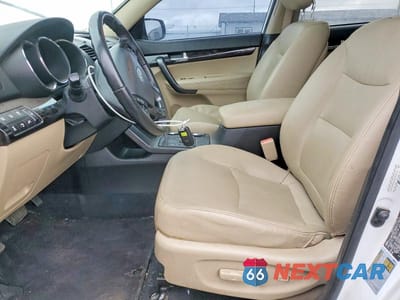 Zdjęcie 7 z 13 samochodu: 2014 KIA SORENTO EX VIN:5XYKUDA27BG023387 - miniatura