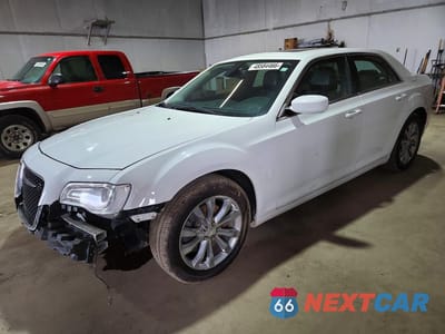 2016 CHRYSLER 300 LIMITED 2C3CCARG3GH358438 - główne zdjęcie licytacji z USA - miniatura