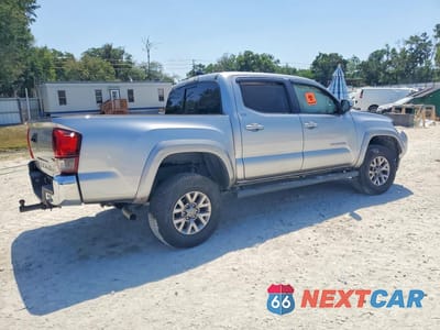 Trzecie zdjęcie samochodu z tyłu: 2018 TOYOTA TACOMA SR5 V6 VIN:5TFAZ5CN8JX067601 - miniatura