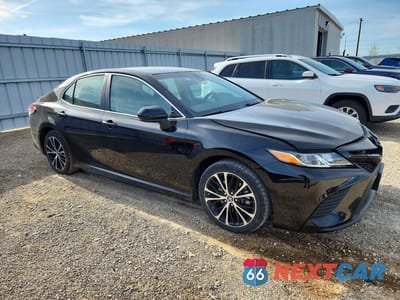 Czwarte zdjęcie samochodu z boku: 2018 TOYOTA CAMRY SE VIN:4T1B11HK7JU617399 - miniatura