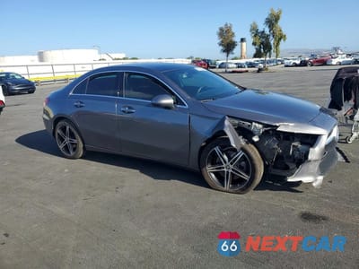 Czwarte zdjęcie samochodu z boku: 2019 MERCEDES-BENZ A 220 VIN:WDD3G4EB1KW029359 - miniatura