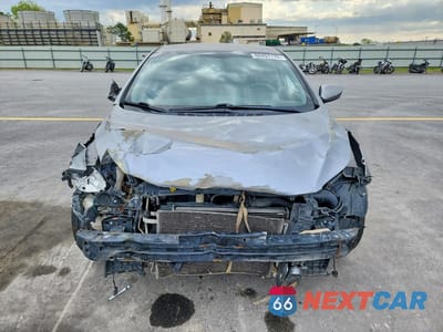 Piąte zdjęcie samochodu w środku: 2013 HYUNDAI ELANTRA GLS VIN:KMHDH4AE0DU995711 - miniatura