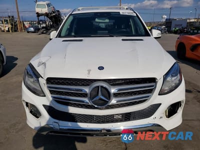 Piąte zdjęcie samochodu w środku: 2017 MERCEDES-BENZ GLE 350 VIN:4JGDA5JB3HA921030 - miniatura