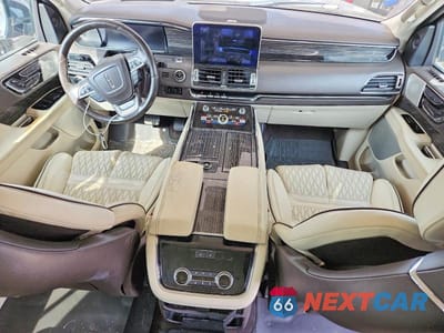 Zdjęcie 8 z 13 samochodu: 2019 LINCOLN NAVIGATOR BLACK LABEL VIN:5LMJJ2TT6KEL01681 - miniatura