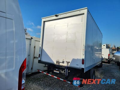 Trzecie zdjęcie samochodu z tyłu: 2025 GMC SAVANA BOX TRUCK VIN:7GZ37TC79SN000283 - miniatura