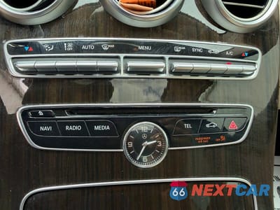 Zdjęcie 12 z 14 samochodu: 2018 MERCEDES-BENZ C 300 VIN:55SWF4JB4JU235776 - miniatura