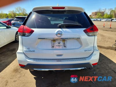 Zdjęcie 6 z 13 samochodu: 2017 NISSAN ROGUE SV VIN:KNMAT2MV8HP512167 - miniatura