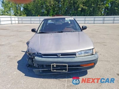 Piąte zdjęcie samochodu w środku: 1992 HONDA ACCORD DX VIN:1HGCB7541NA201517 - miniatura