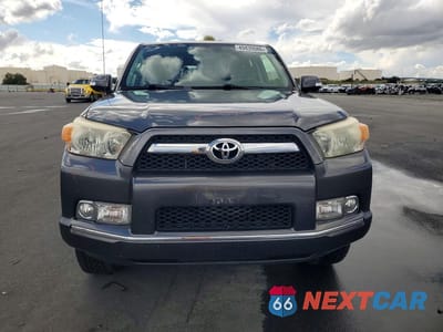 Piąte zdjęcie samochodu w środku: 2011 TOYOTA 4RUNNER LIMITED VIN:JTEBU5JR2B5043361 - miniatura