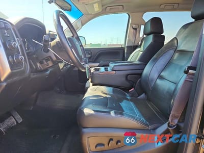 Zdjęcie 7 z 12 samochodu: 2017 CHEVROLET SILVERADO K1500 LT VIN:1GCUKREC8HF193624 - miniatura