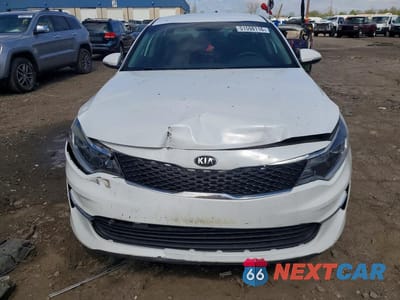 Piąte zdjęcie samochodu w środku: 2018 KIA OPTIMA LX VIN:5XXGT4L39JG253577 - miniatura