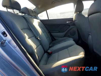 Zdjęcie 10 z 12 samochodu: 2015 KIA FORTE LX VIN:KNAFK4A69F5344403 - miniatura
