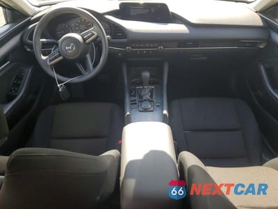 Zdjęcie 8 z 12 samochodu: 2020 MAZDA 3 VIN:3MZBPABL9LM127183 - miniatura