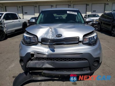 Piąte zdjęcie samochodu w środku: 2019 KIA SOUL BASE VIN:KNDJN2A22K7013506 - miniatura